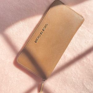 🤎Michael Kors Brow Wallet🤎